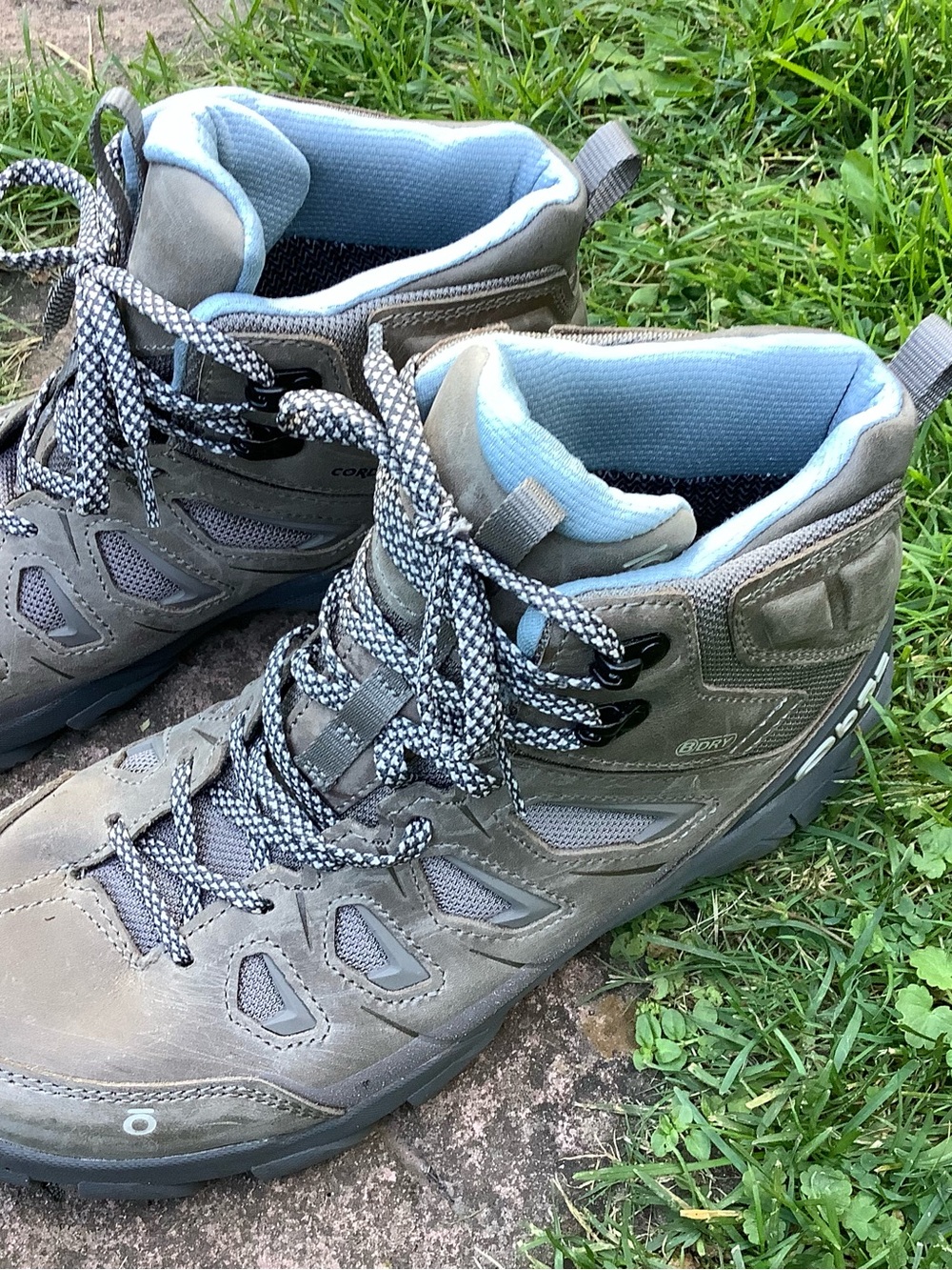 Women’s Athletic Hiking Boots in Gray with Light Blue Lining